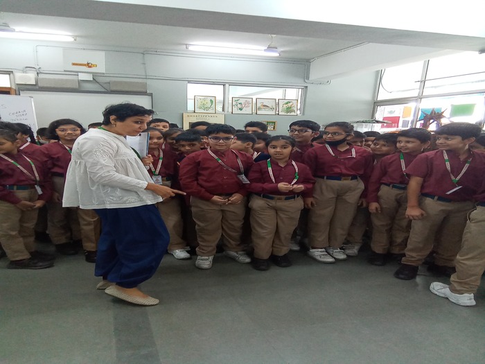 Class IV interacts with author of detective books